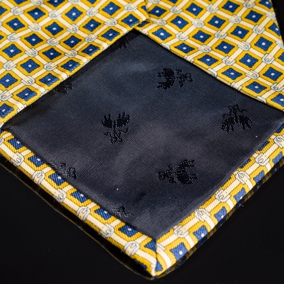 Brooks Brothers Makers 100% Silk Tie Yellow Navy Lattice Mens Designer Necktie - Picture 3 of 5